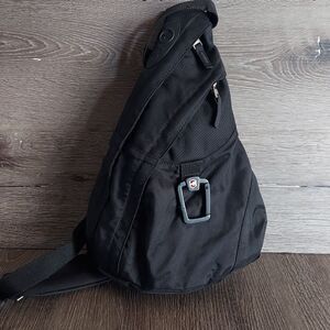 SwissGear Mini Sling Pack Backpack Bag Unisex Black Y2K Tech Commuter Padded